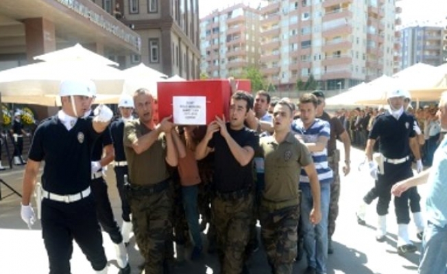 Kars Şehidini Uğurladı