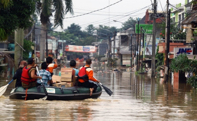 Endonezyada Sel Felaketi: 16 Ölü