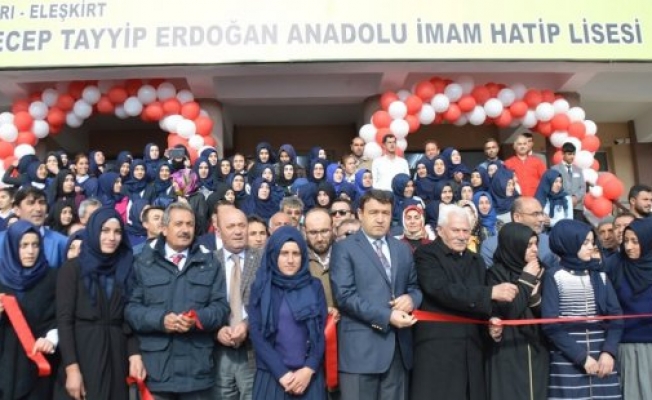 Musa Işın Yapımı Tamamlanan Okulları Hizmete Açtı