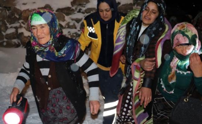 Kar ve tipi sebebiyle Hamile Kadın 7 Saat Sonra Hastaneye Ulaştırıldı