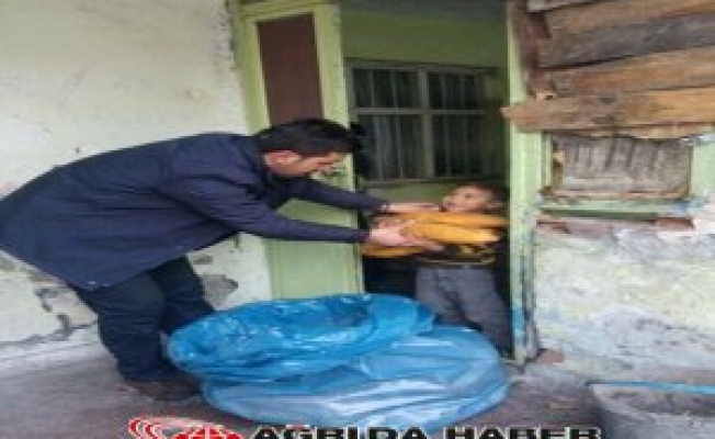 Ağrı Belediyesi Denetimlerde Gramajı Eksik Ekmekleri Toplayrak Halka Dağıttı