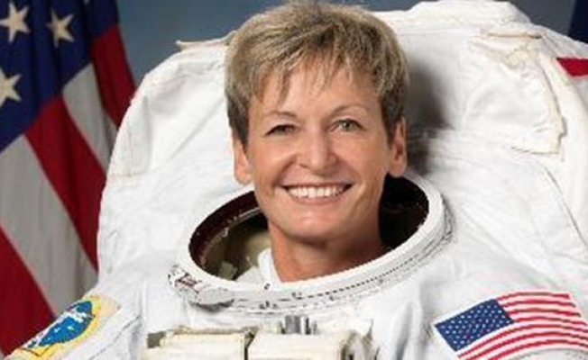 Kadın Astronot Uzayda Yürüyüş Rekorunu Kırdı !