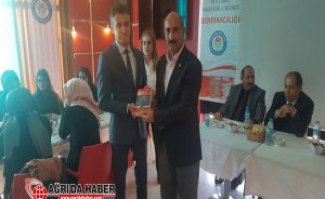 Eğitim-Bir-Sen Ağrı Şubesi yeni atanan öğretmenlere yemek verdi