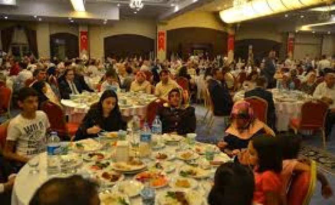 Huzurevi Sakinleri İle Yetimler İftarda Buluştu