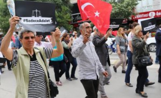 Chpnin Berberoğlunun Tutuklanmasına Tepki Yürüyüşü