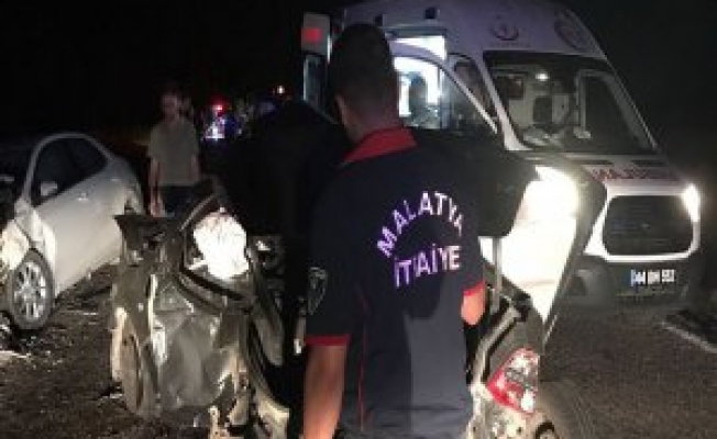 Malatyada Trafik Kazası: 2 Ölü, 4 Yaralı