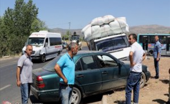 Bingölde Trafik Kazası: 2 Yaralı