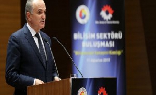 Bakan Özlüden Yerli Otomobil Açıklaması