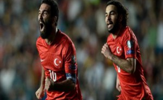 Arda Turandan Eski Takım Arkadaşı Selçuk İnana Destek
