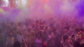 ABD’de Hint usulü bahar kutlaması