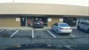 Kadın sürücü ortalığı birbirine kattı