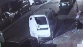 Mahalleliyi canından bezdiren oto hırsızı kamerada